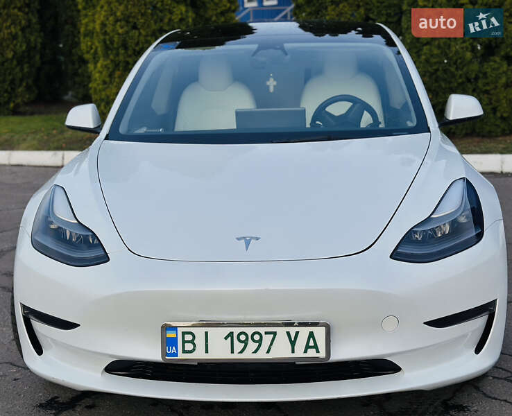 Седан Tesla Model 3 2023 в Полтаве