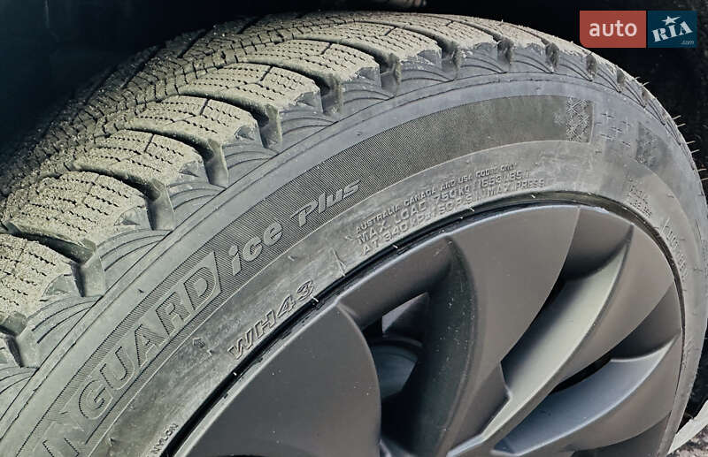 Седан Tesla Model 3 2023 в Полтаве