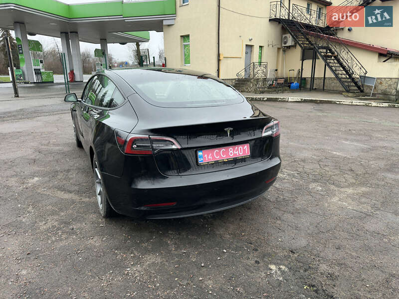 Седан Tesla Model 3 2022 в Львове