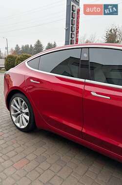 Седан Tesla Model 3 2018 в Луцке