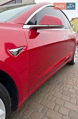 Седан Tesla Model 3 2018 в Луцке