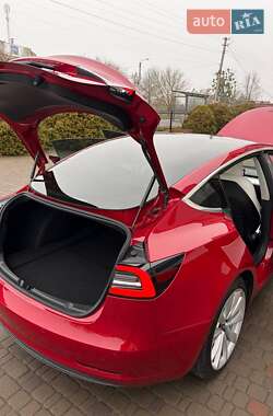 Седан Tesla Model 3 2018 в Луцке