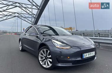 Седан Tesla Model 3 2019 в Києві
