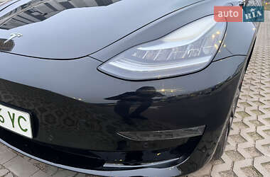 Седан Tesla Model 3 2019 в Киеве