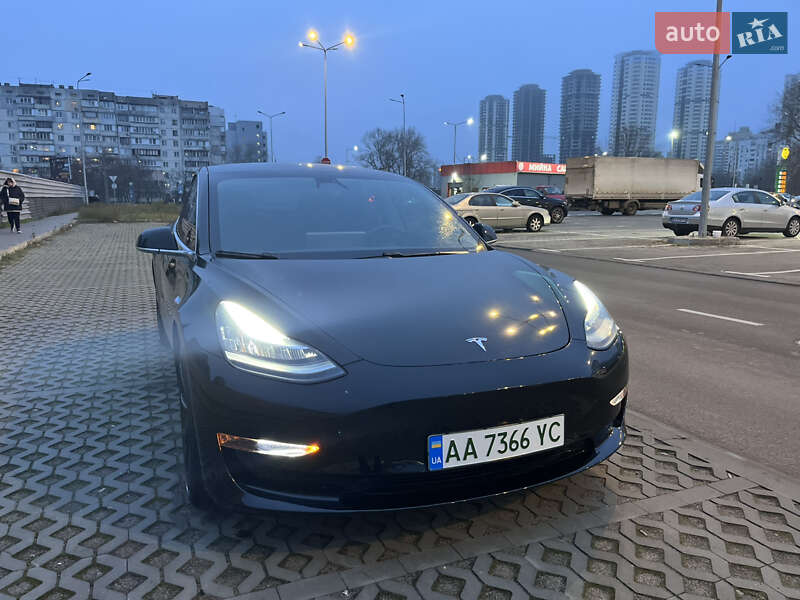 Седан Tesla Model 3 2019 в Киеве фото 36 Седан Tesla Model 3 2019 в Киеве