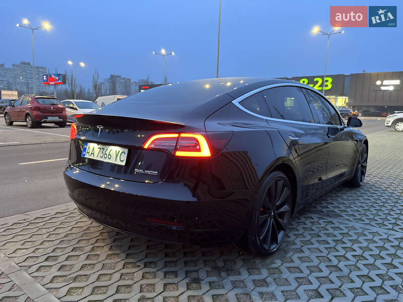Седан Tesla Model 3 2019 в Киеве фото 40 Седан Tesla Model 3 2019 в Киеве