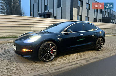 Седан Tesla Model 3 2019 в Киеве