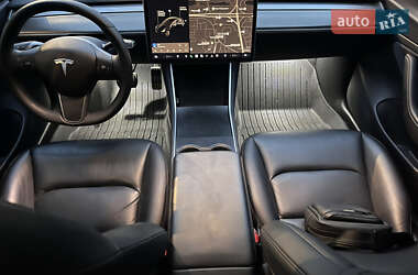 Седан Tesla Model 3 2019 в Киеве