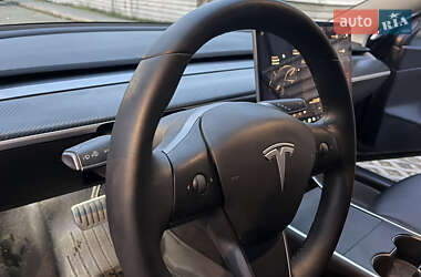 Седан Tesla Model 3 2019 в Киеве