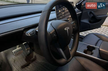 Седан Tesla Model 3 2019 в Киеве