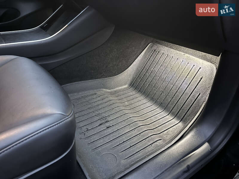Седан Tesla Model 3 2019 в Киеве фото 74 Седан Tesla Model 3 2019 в Киеве