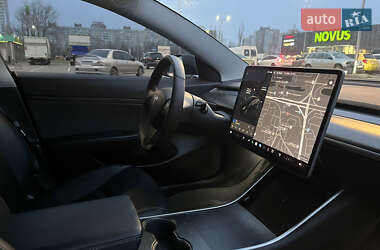 Седан Tesla Model 3 2019 в Киеве