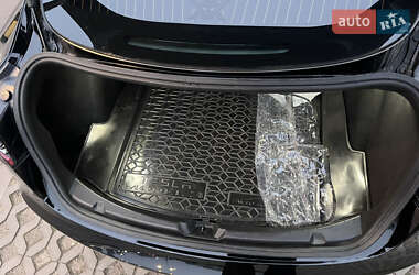Седан Tesla Model 3 2019 в Киеве