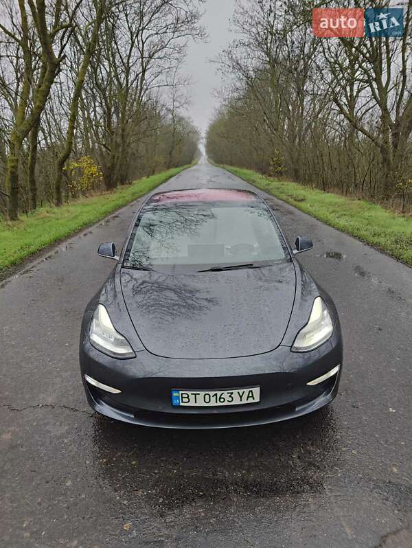 Седан Tesla Model 3 2018 в Одессе