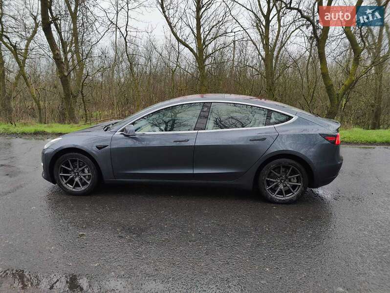 Седан Tesla Model 3 2018 в Одессе