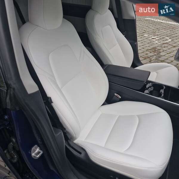 Седан Tesla Model 3 2019 в Смеле