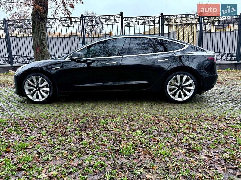 Седан Tesla Model 3 2019 в Харкові