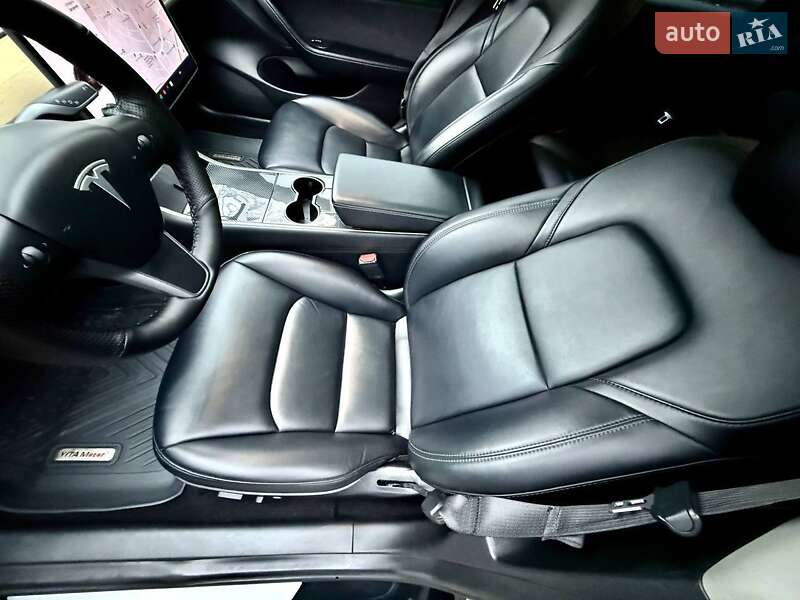 Седан Tesla Model 3 2019 в Харкові