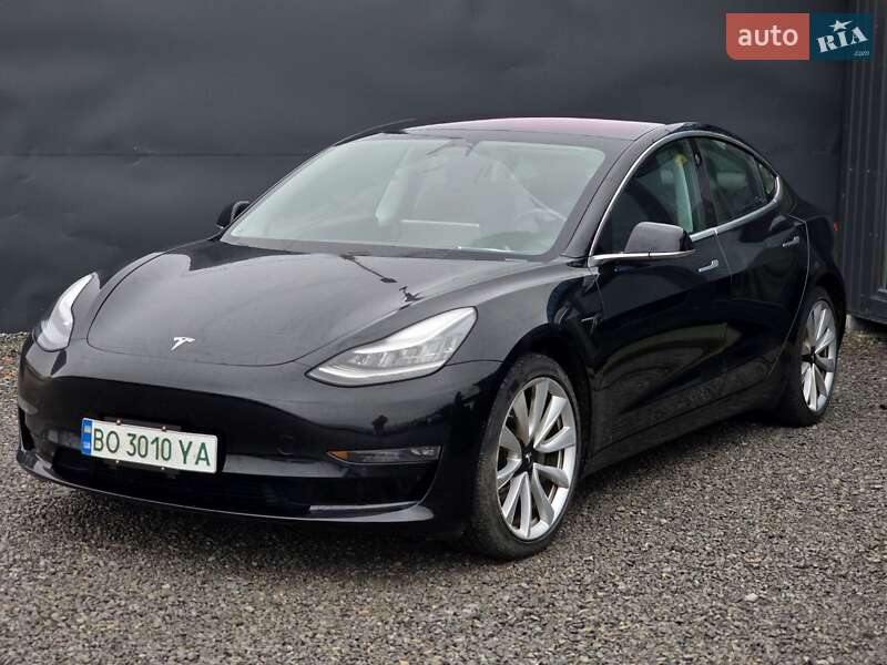 Седан Tesla Model 3 2018 в Тернополе
