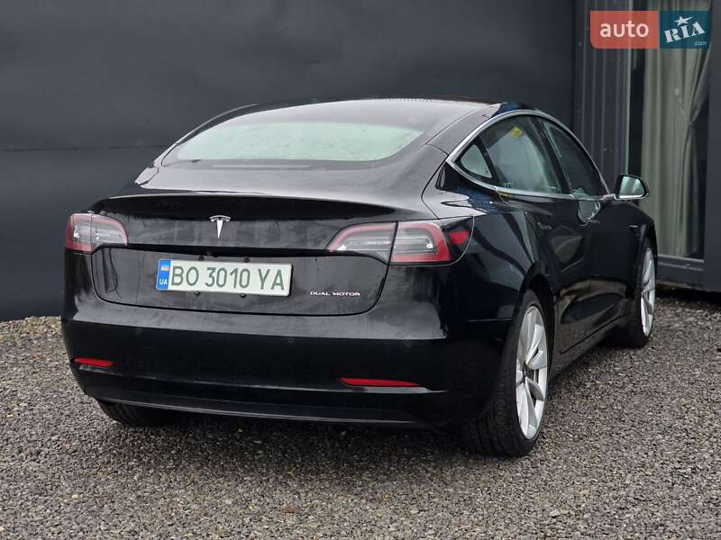 Седан Tesla Model 3 2018 в Тернополе