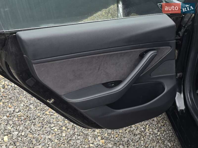 Седан Tesla Model 3 2018 в Тернополе
