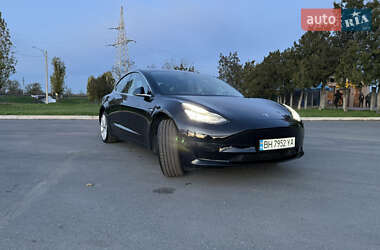 Седан Tesla Model 3 2019 в Измаиле