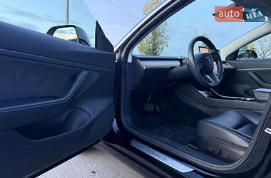Седан Tesla Model 3 2019 в Измаиле