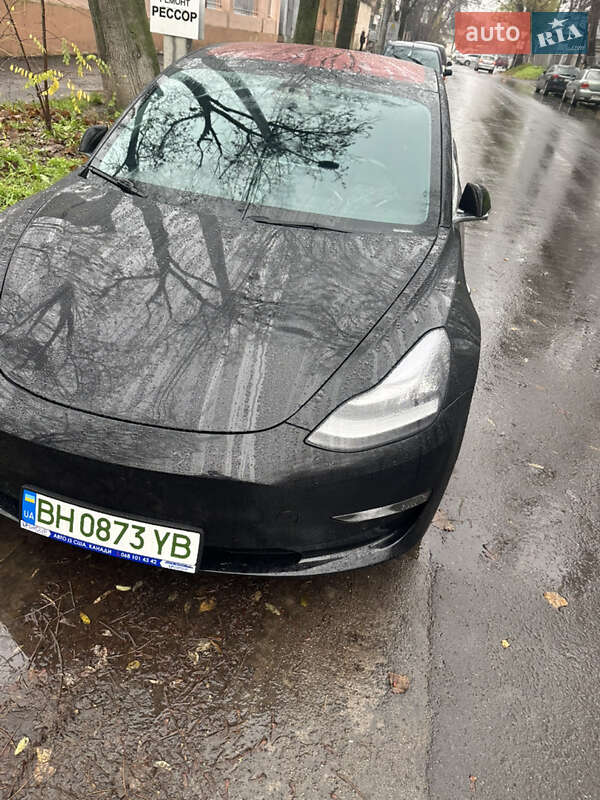 Седан Tesla Model 3 2019 в Одесі