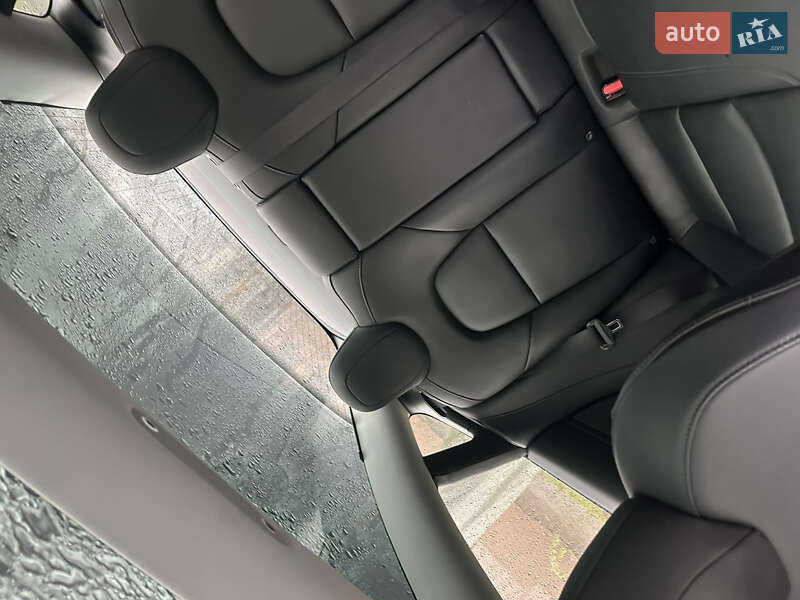 Седан Tesla Model 3 2019 в Одесі