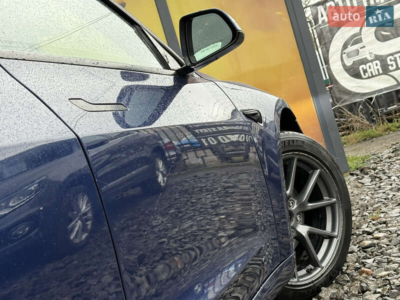 Седан Tesla Model 3 2022 в Стрию