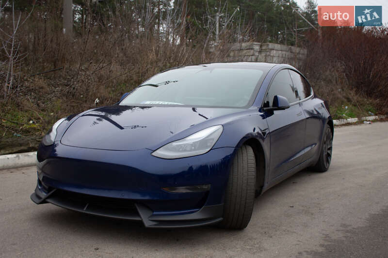 Седан Tesla Model 3 2021 в Києві
