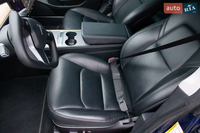 Седан Tesla Model 3 2021 в Києві