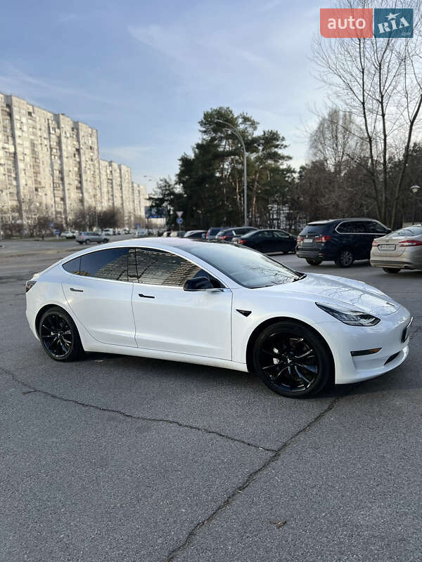 Tesla Model 3 2018