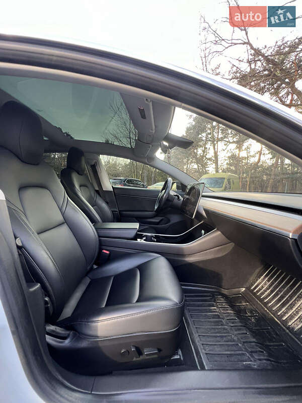 Седан Tesla Model 3 2018 в Киеве фото 11 Седан Tesla Model 3 2018 в Киеве