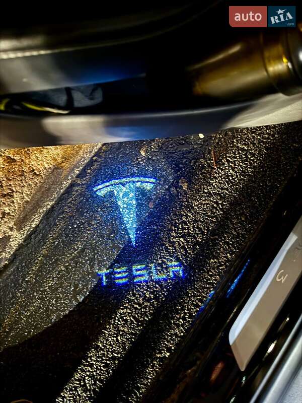 Седан Tesla Model 3 2019 в Харкові