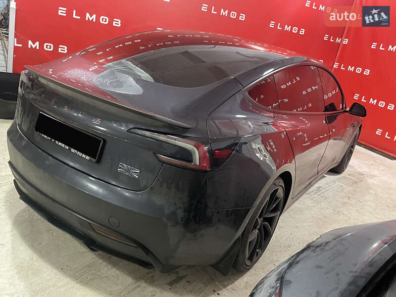 Седан Tesla Model 3 2024 в Киеве фото 5 Седан Tesla Model 3 2024 в Киеве
