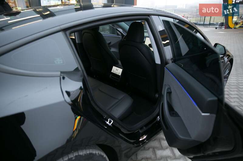 Седан Tesla Model 3 2024 в Львове фото 12 Седан Tesla Model 3 2024 в Львове