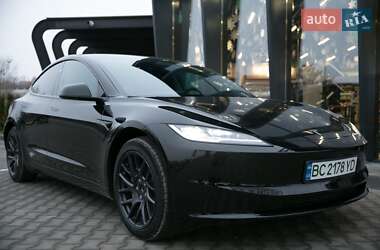 Седан Tesla Model 3 2024 в Львове