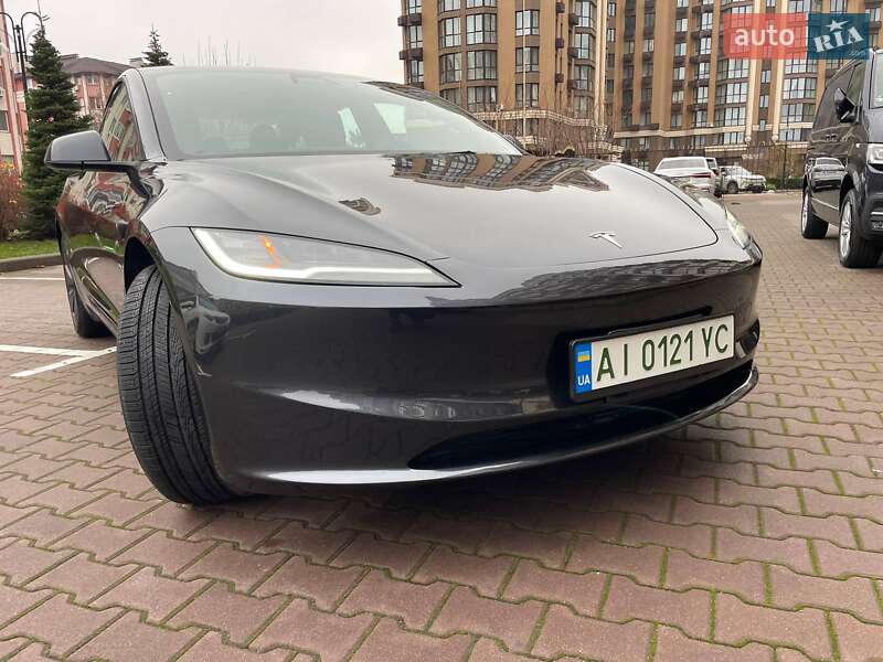 Седан Tesla Model 3 2024 в Києві