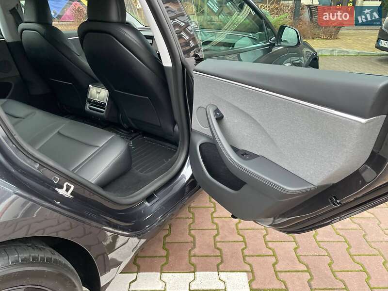 Седан Tesla Model 3 2024 в Києві