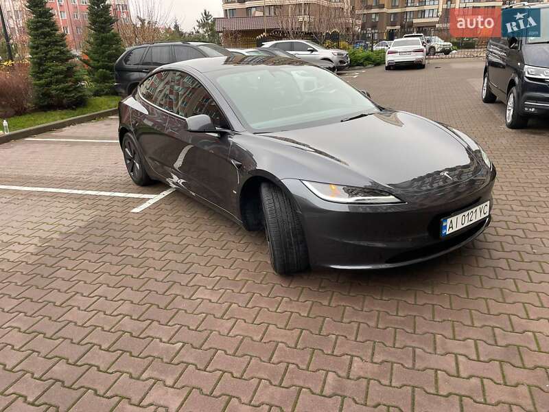 Седан Tesla Model 3 2024 в Києві
