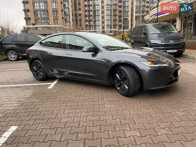 Седан Tesla Model 3 2024 в Києві