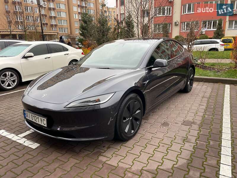Седан Tesla Model 3 2024 в Києві