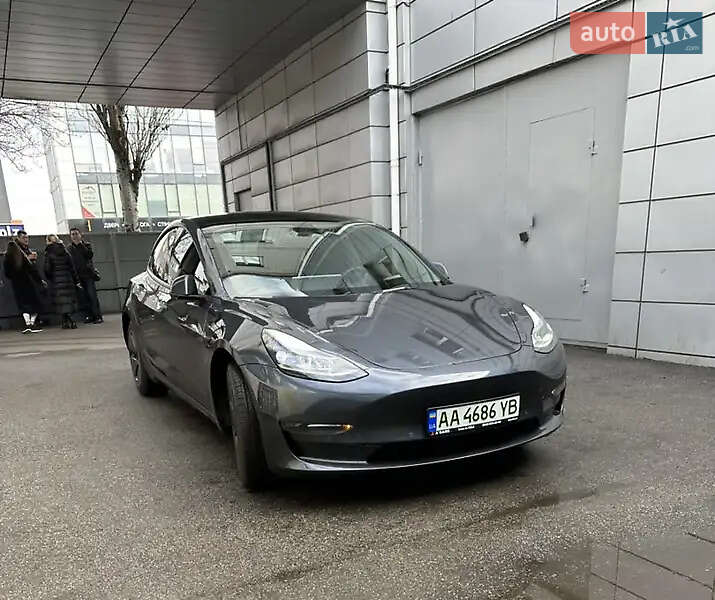 Седан Tesla Model 3 2022 в Львові