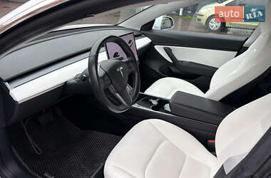 Седан Tesla Model 3 2018 в Черкассах