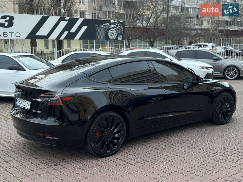 Седан Tesla Model 3 2023 в Одессе
