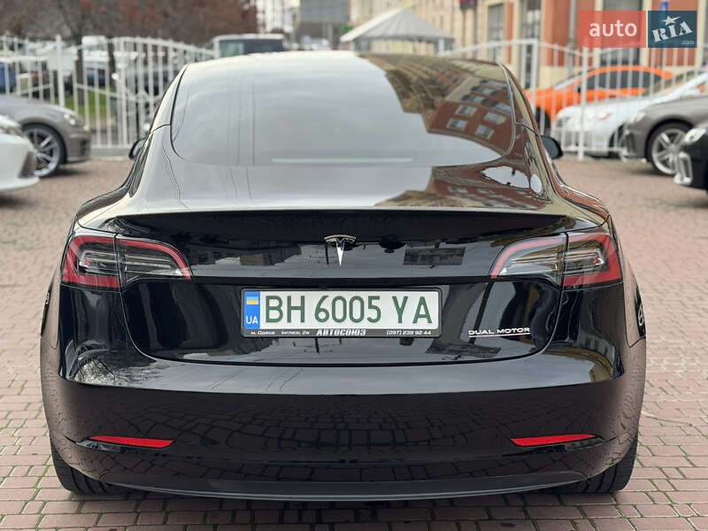 Седан Tesla Model 3 2023 в Одессе