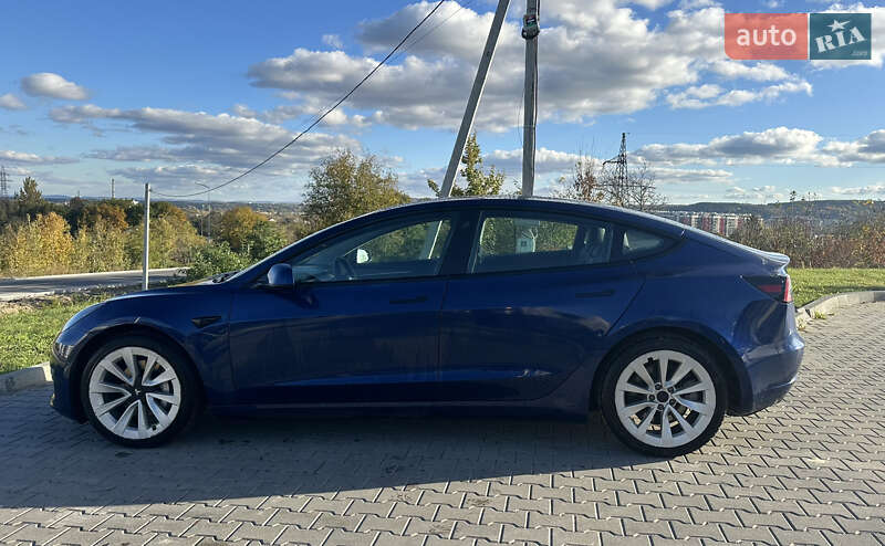 Седан Tesla Model 3 2022 в Львові