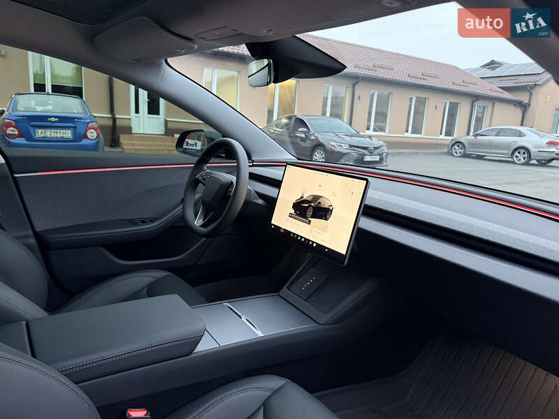 Седан Tesla Model 3 2025 в Днепре фото 24 Седан Tesla Model 3 2025 в Днепре