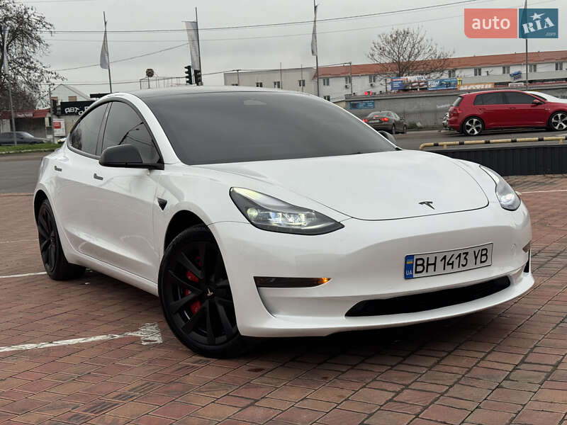 Седан Tesla Model 3 2022 в Одессе